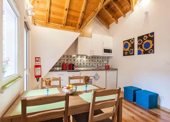 Agua-da-flor Apartment *